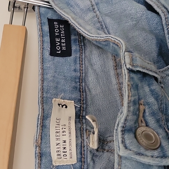 Closet clean out - Picture 2 of 4